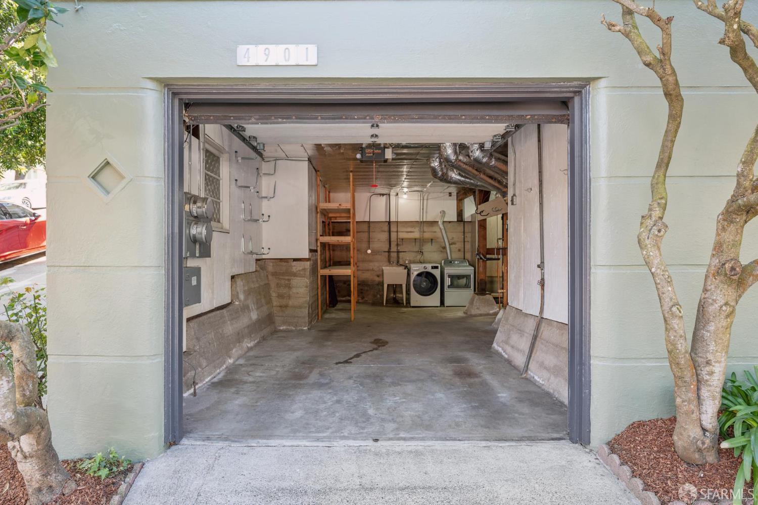 Detail Gallery Image 39 of 44 For 4901 17th St, San Francisco,  CA 94117 - 2 Beds | 1 Baths