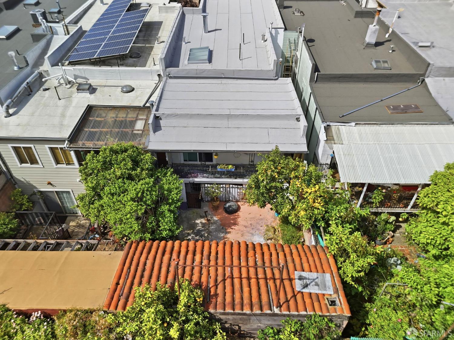 Detail Gallery Image 7 of 15 For 913 Florida St, San Francisco,  CA 94110 - 2 Beds | 1 Baths