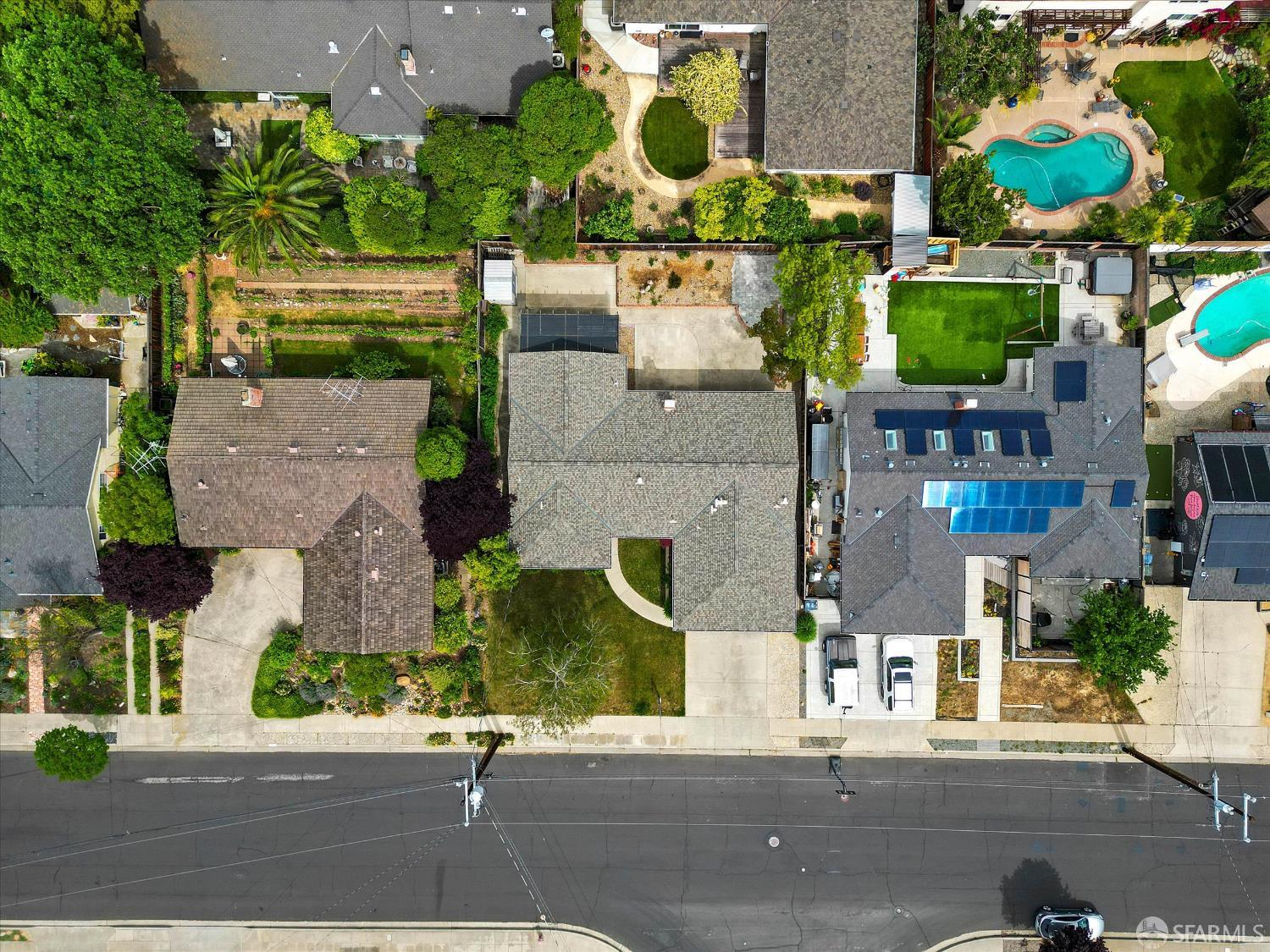 Detail Gallery Image 47 of 51 For 2290 Chateau Way, Livermore,  CA 94550 - 4 Beds | 3 Baths