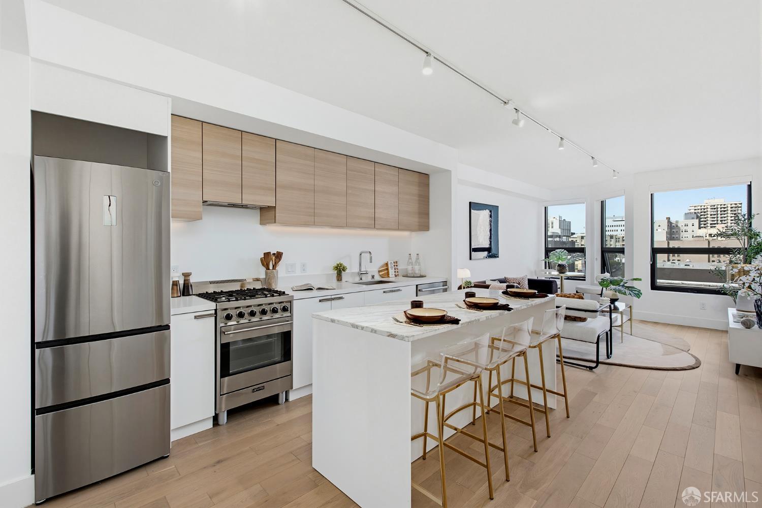 Detail Gallery Image 2 of 24 For 719 Larkin St #705,  San Francisco,  CA 94109 - 1 Beds | 1 Baths