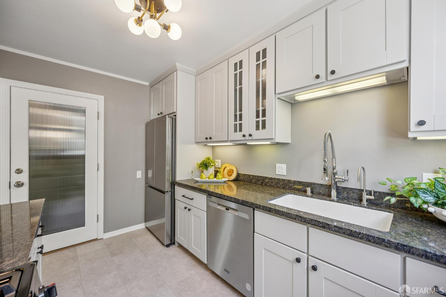 Detail Gallery Image 23 of 44 For 4901 17th St, San Francisco,  CA 94117 - 2 Beds | 1 Baths