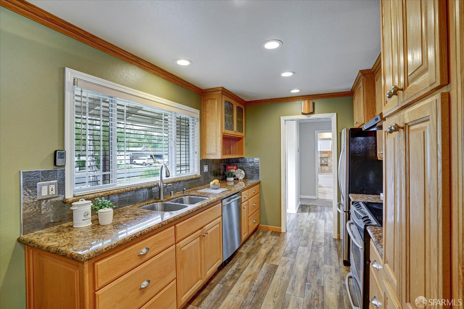 Detail Gallery Image 12 of 51 For 2290 Chateau Way, Livermore,  CA 94550 - 4 Beds | 3 Baths