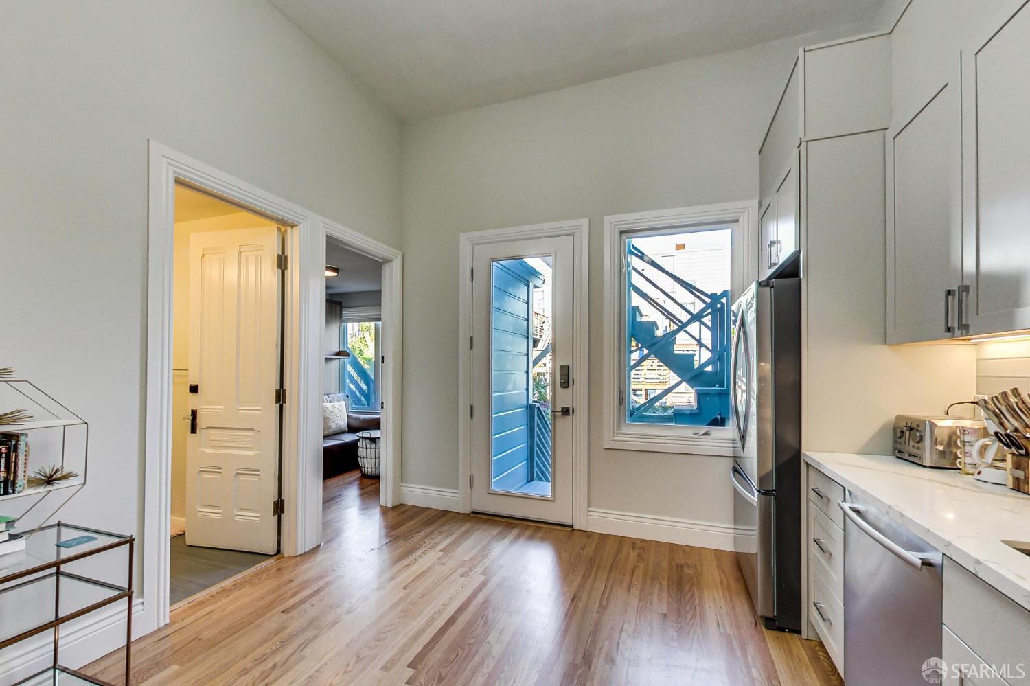 Photo #6: 426116352 Listing: Photo #6