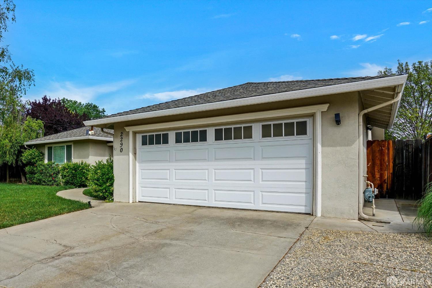 Detail Gallery Image 3 of 51 For 2290 Chateau Way, Livermore,  CA 94550 - 4 Beds | 3 Baths