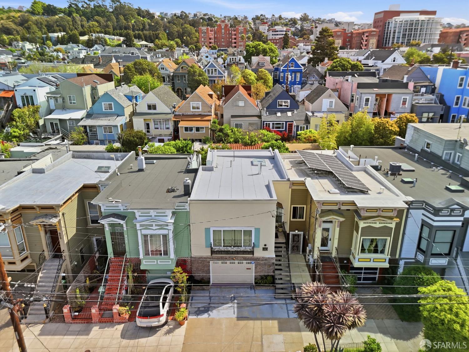 Detail Gallery Image 3 of 15 For 913 Florida St, San Francisco,  CA 94110 - 2 Beds | 1 Baths