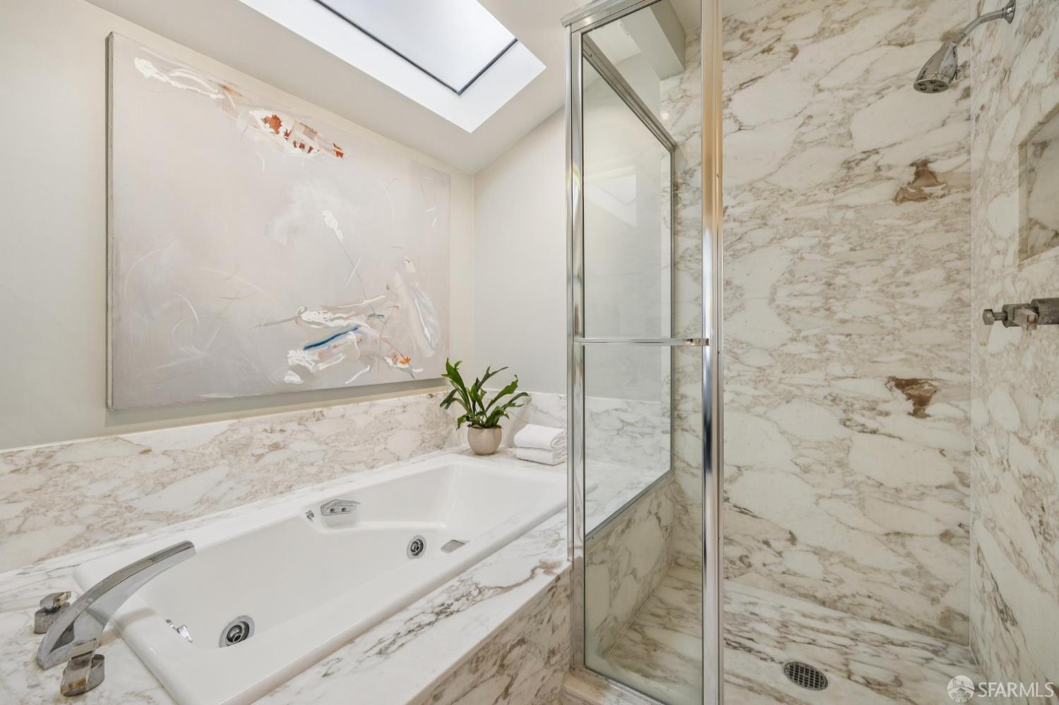 Detail Gallery Image 27 of 62 For 2684 Green St, San Francisco,  CA 94123 - 4 Beds | 4/1 Baths