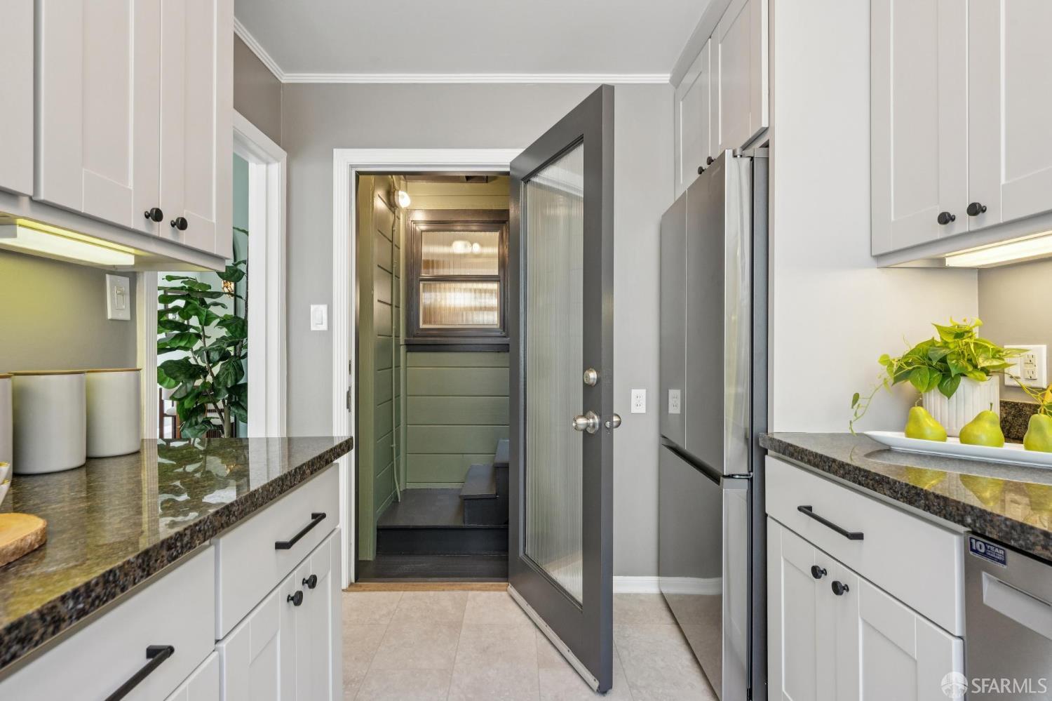 Detail Gallery Image 35 of 44 For 4901 17th St, San Francisco,  CA 94117 - 2 Beds | 1 Baths