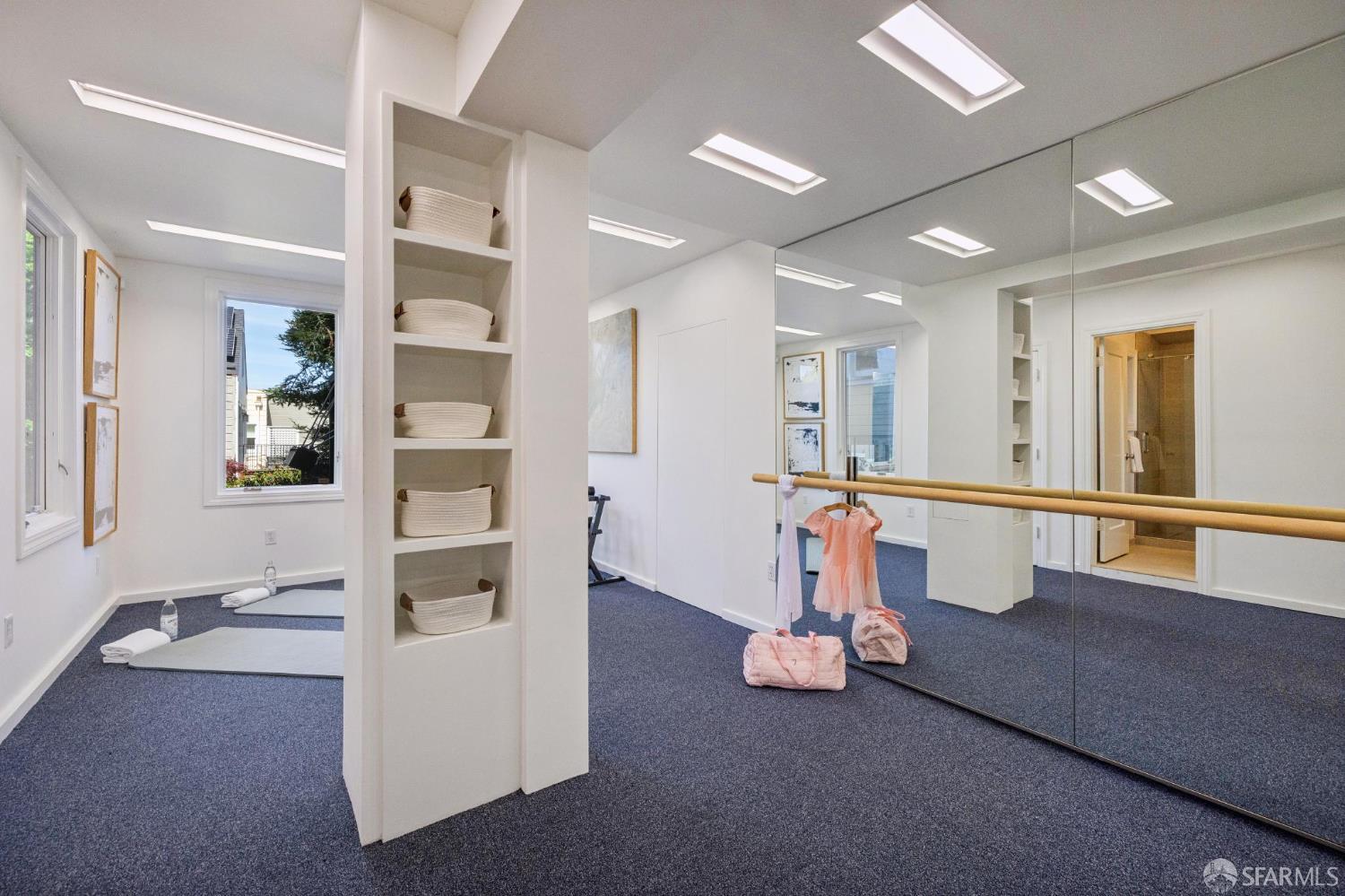 Detail Gallery Image 55 of 62 For 2684 Green St, San Francisco,  CA 94123 - 4 Beds | 4/1 Baths