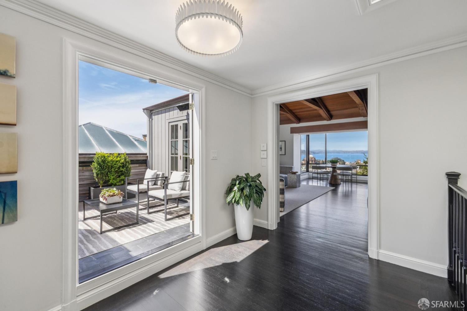 Detail Gallery Image 38 of 62 For 2684 Green St, San Francisco,  CA 94123 - 4 Beds | 4/1 Baths