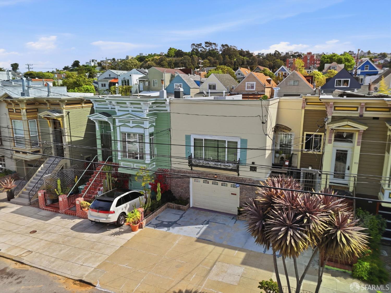 Detail Gallery Image 2 of 15 For 913 Florida St, San Francisco,  CA 94110 - 2 Beds | 1 Baths