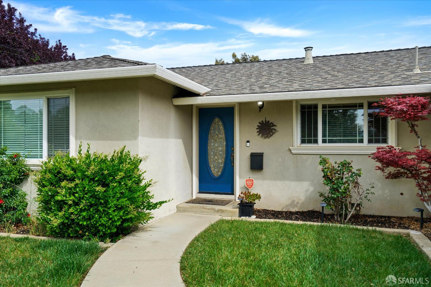 Detail Gallery Image 4 of 51 For 2290 Chateau Way, Livermore,  CA 94550 - 4 Beds | 3 Baths