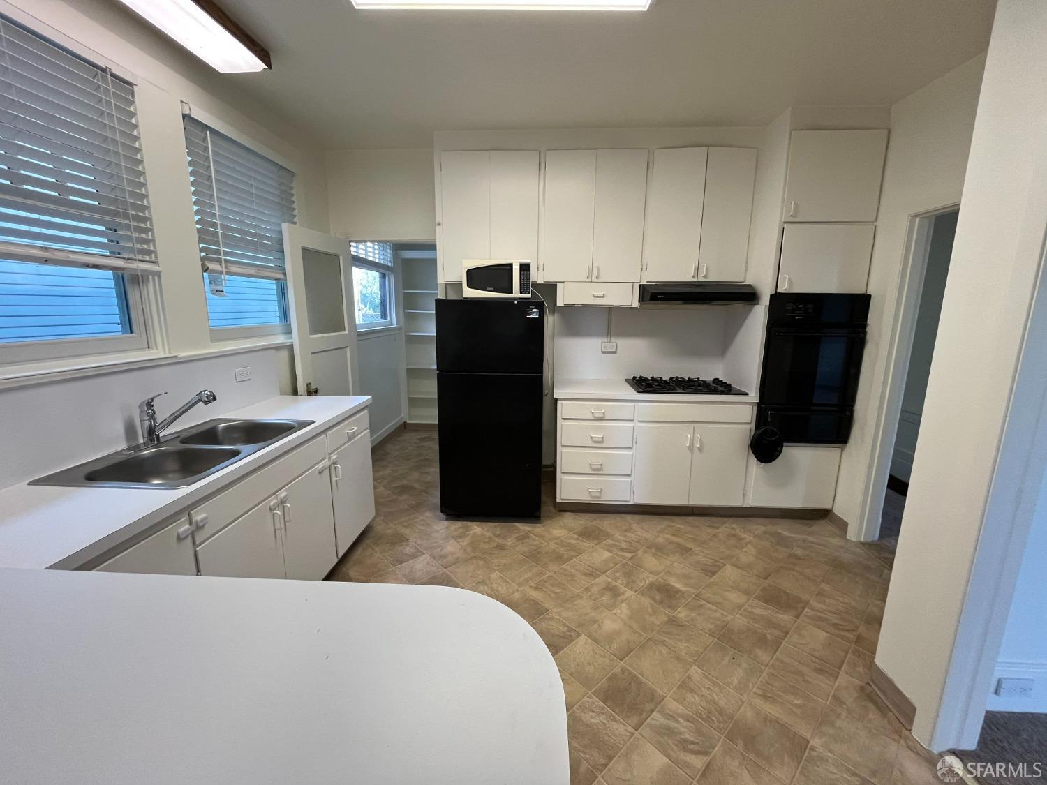 Detail Gallery Image 10 of 18 For 1479 16th Ave, San Francisco,  CA 94122 - 2 Beds | 1 Baths