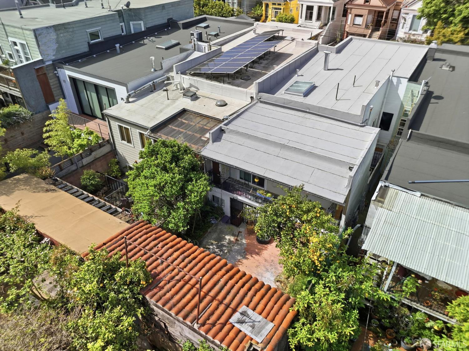 Detail Gallery Image 9 of 15 For 913 Florida St, San Francisco,  CA 94110 - 2 Beds | 1 Baths