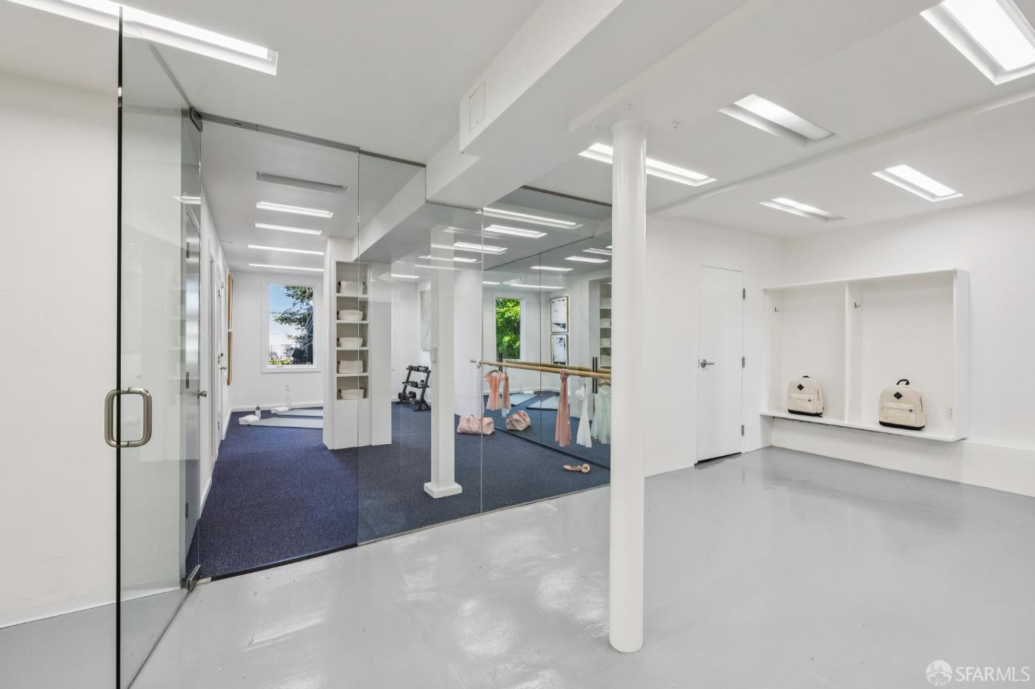 Detail Gallery Image 54 of 62 For 2684 Green St, San Francisco,  CA 94123 - 4 Beds | 4/1 Baths