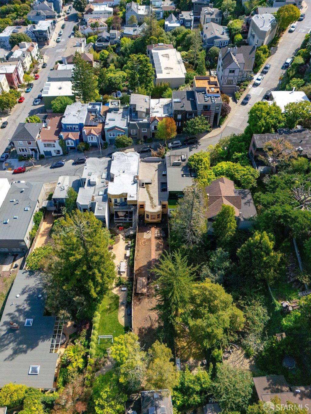 Detail Gallery Image 4 of 27 For 1577 Shrader St, San Francisco,  CA 94117 - 3 Beds | 1 Baths