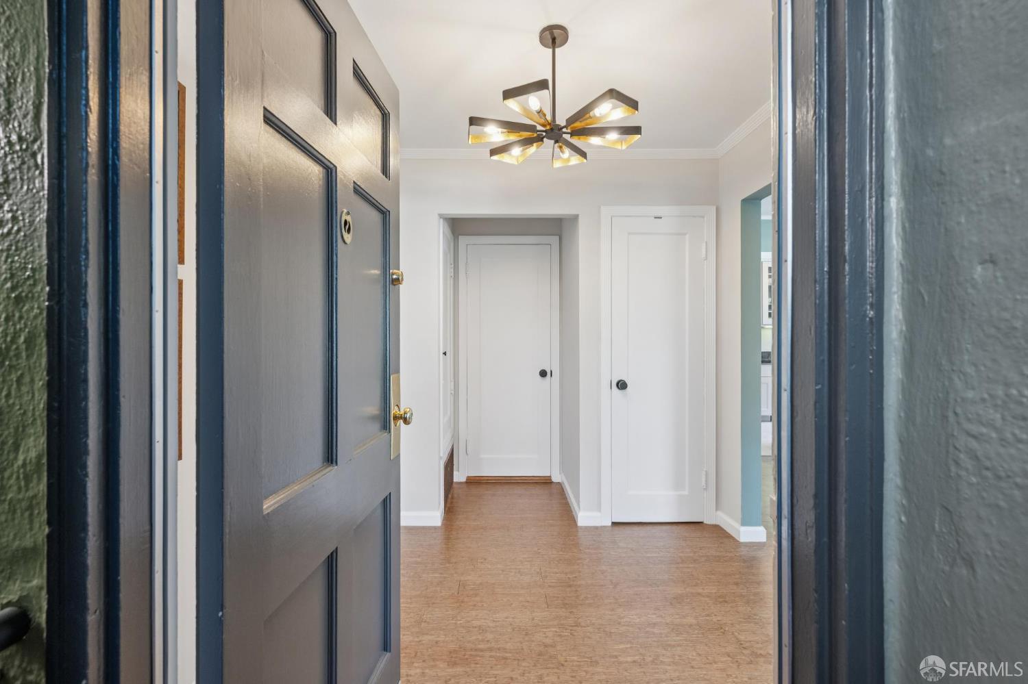 Detail Gallery Image 5 of 44 For 4901 17th St, San Francisco,  CA 94117 - 2 Beds | 1 Baths