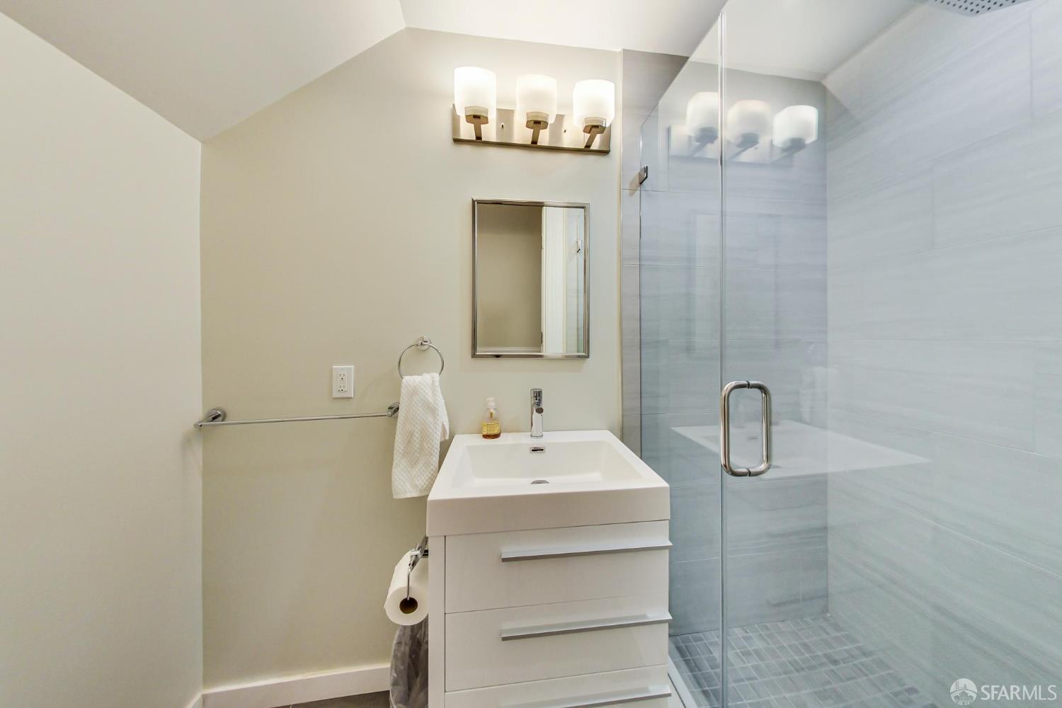 Photo #25: 426116352 Listing: Photo #25