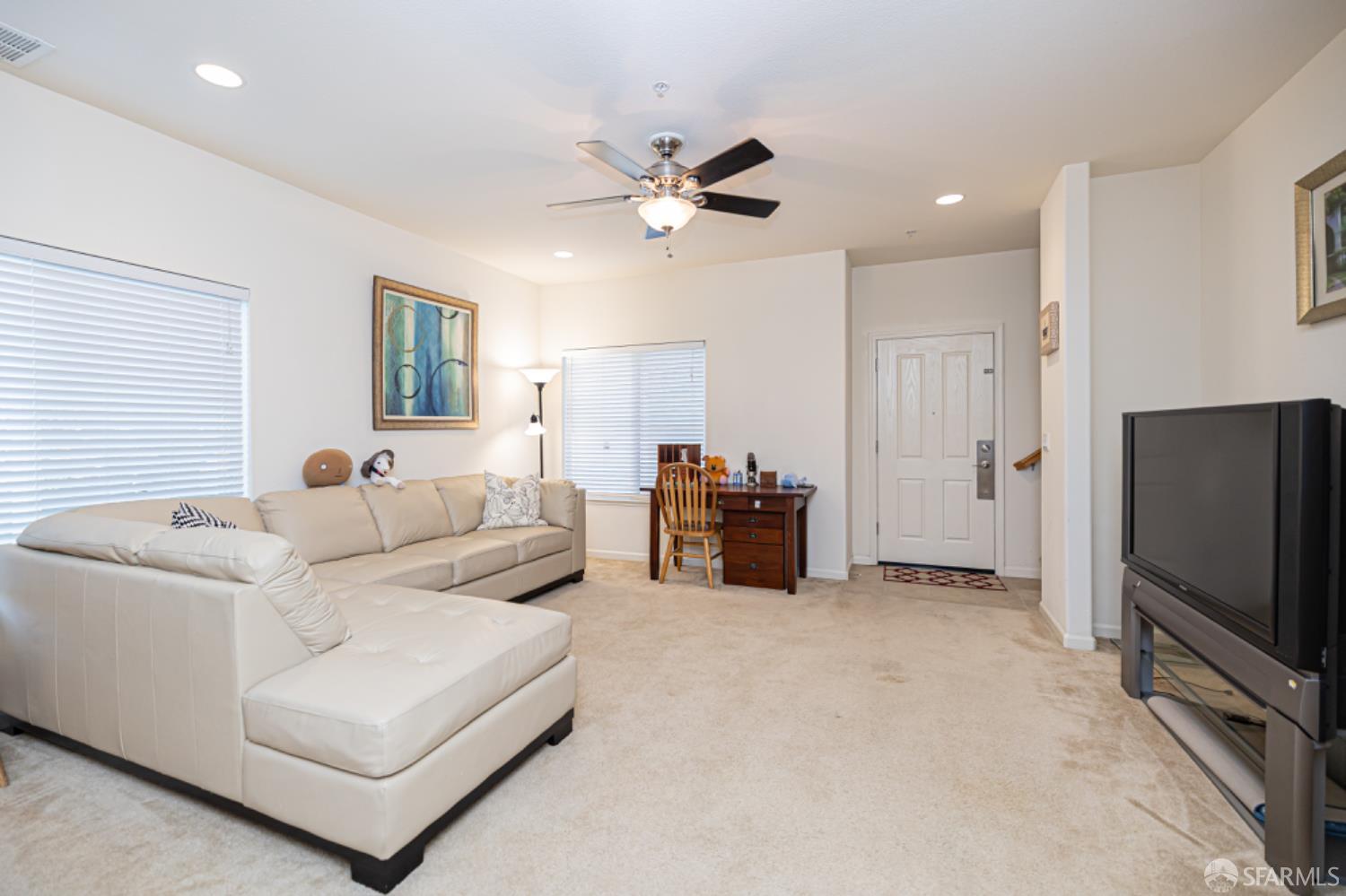 Detail Gallery Image 3 of 12 For 16449 Liberty St, San Leandro,  CA 94578 - 3 Beds | 2/1 Baths