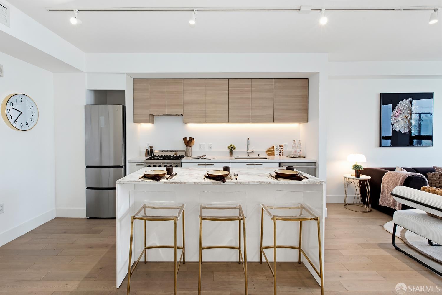 Detail Gallery Image 3 of 24 For 719 Larkin St #705,  San Francisco,  CA 94109 - 1 Beds | 1 Baths