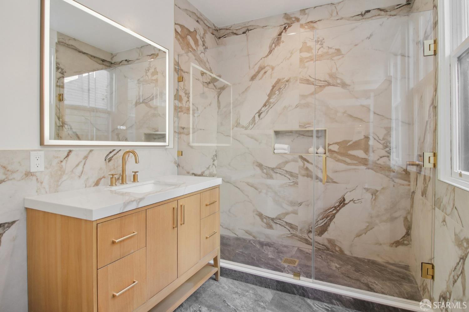 Detail Gallery Image 13 of 31 For 18 Sanchez St #18,  San Francisco,  CA 94114 - 3 Beds | 2 Baths