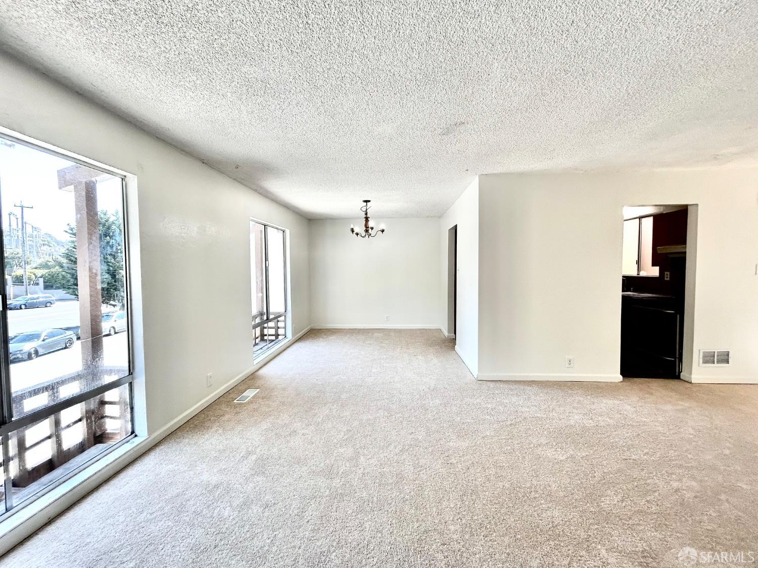 Detail Gallery Image 8 of 42 For 19 Blossom Ct, Daly City,  CA 94014 - 3 Beds | 2 Baths