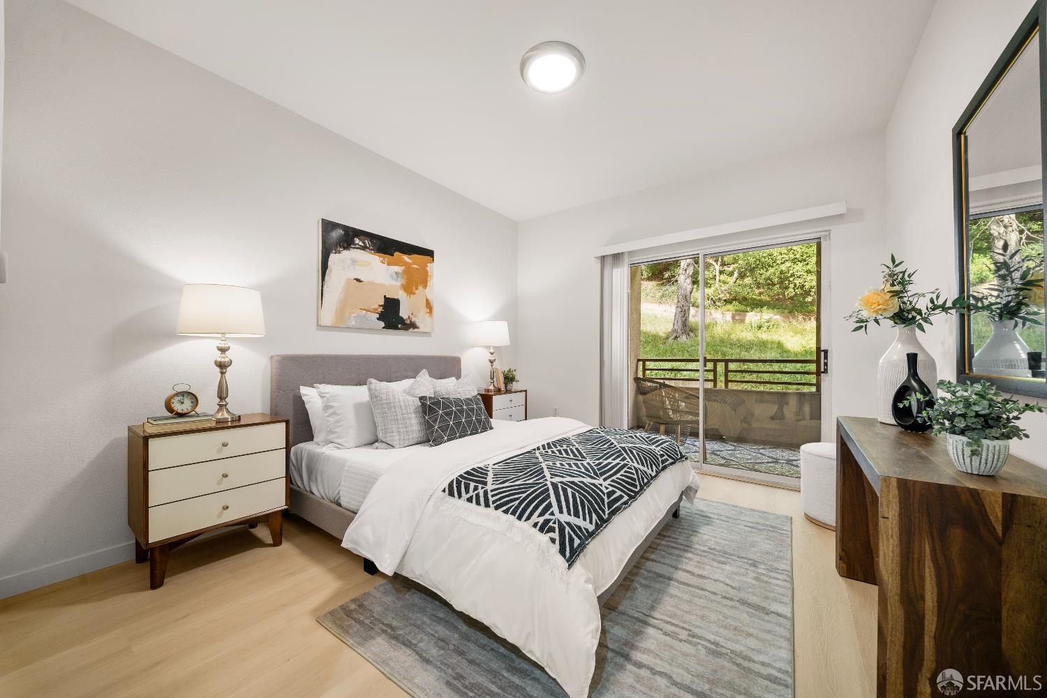 Detail Gallery Image 14 of 26 For 320 Caldecott Ln #116,  Oakland,  CA 94618 - 1 Beds | 1 Baths