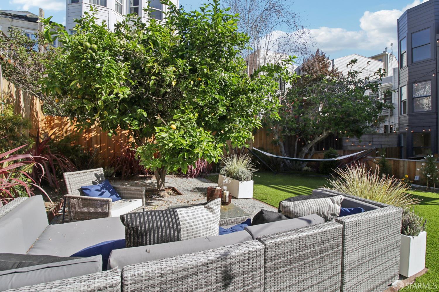 Detail Gallery Image 23 of 31 For 18 Sanchez St #18,  San Francisco,  CA 94114 - 3 Beds | 2 Baths