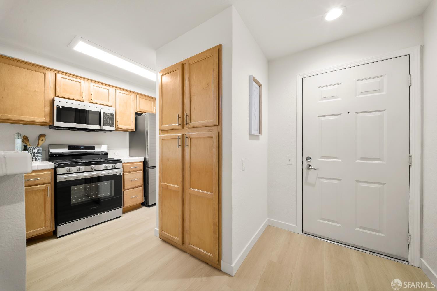 Detail Gallery Image 8 of 26 For 320 Caldecott Ln #116,  Oakland,  CA 94618 - 1 Beds | 1 Baths