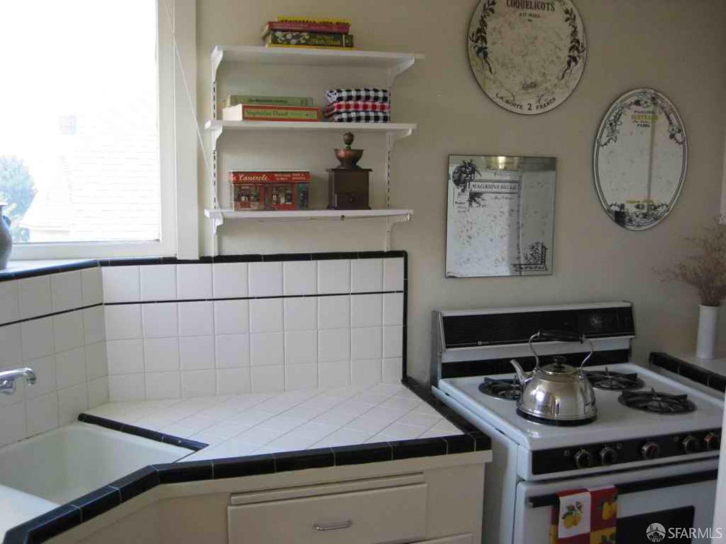 Detail Gallery Image 17 of 53 For 905 Ashbury St, San Francisco,  CA 94117 - – Beds | – Baths