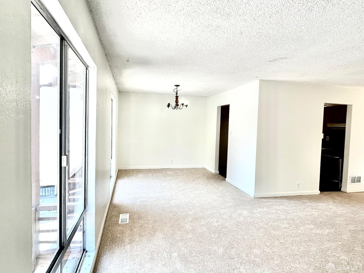 Detail Gallery Image 7 of 42 For 19 Blossom Ct, Daly City,  CA 94014 - 3 Beds | 2 Baths