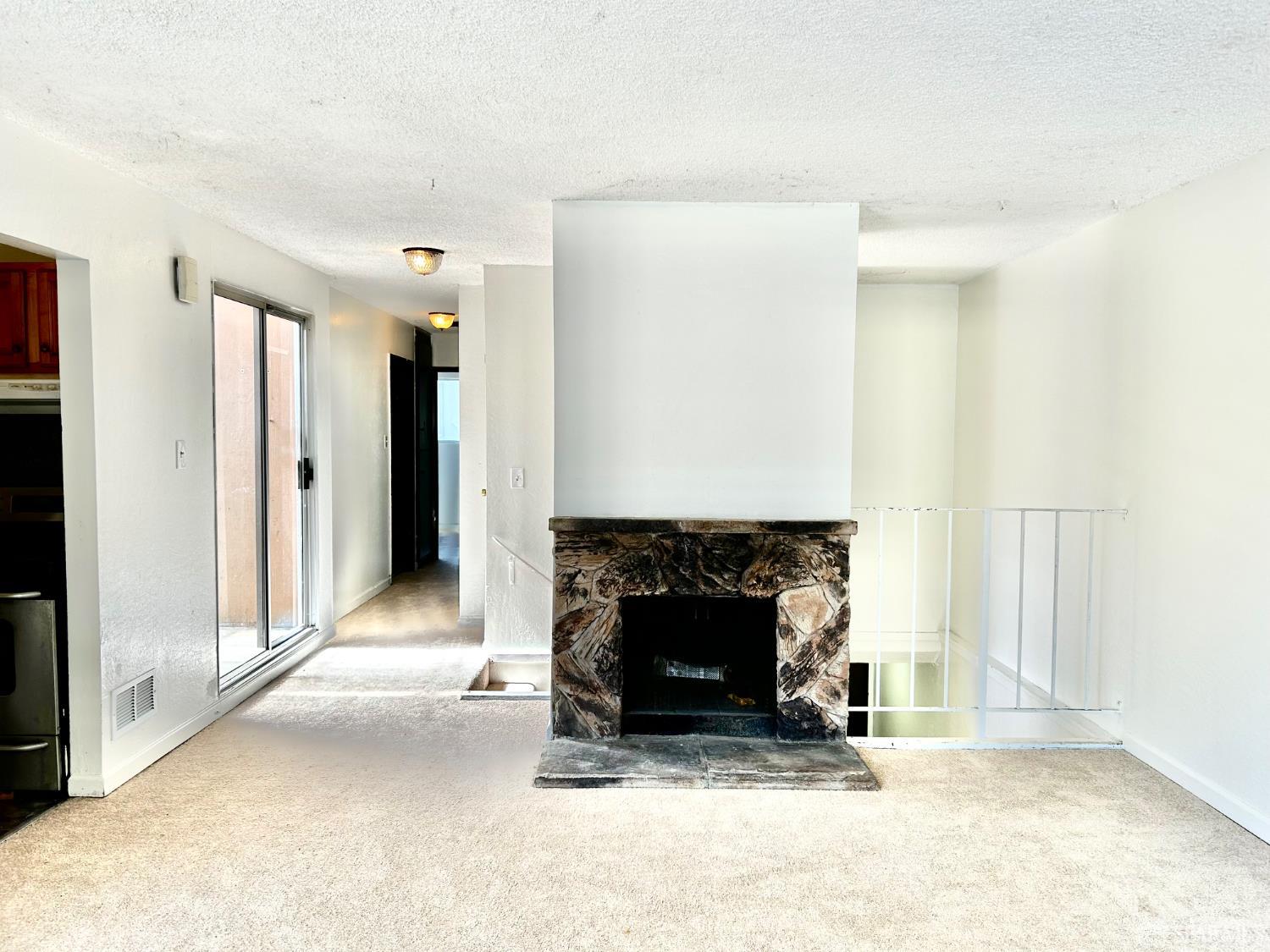 Detail Gallery Image 3 of 42 For 19 Blossom Ct, Daly City,  CA 94014 - 3 Beds | 2 Baths