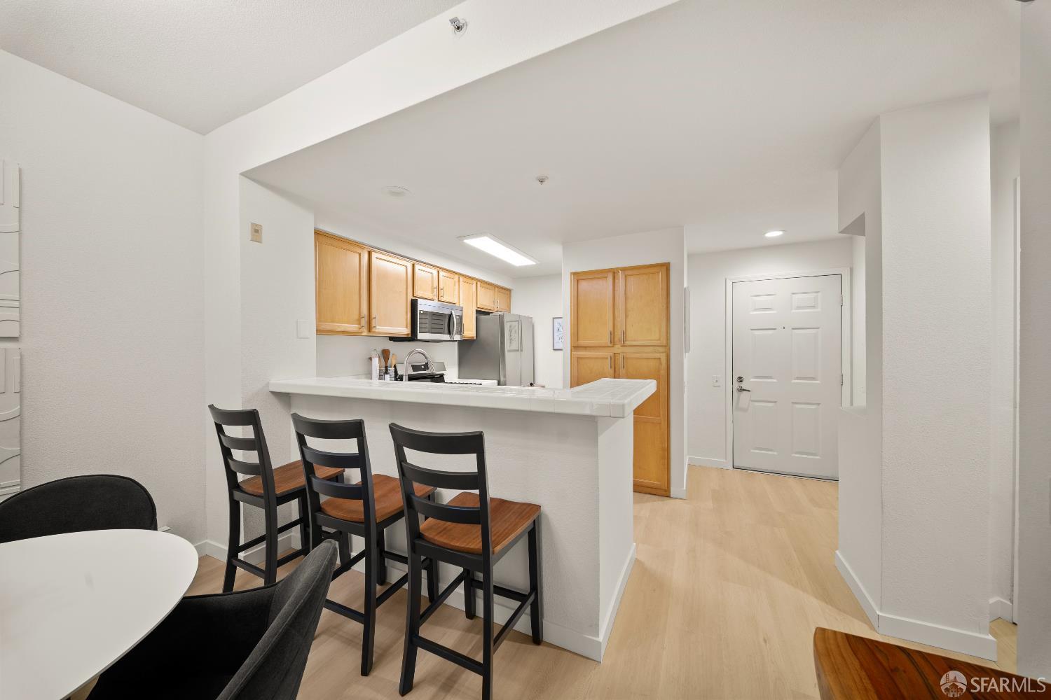 Detail Gallery Image 9 of 26 For 320 Caldecott Ln #116,  Oakland,  CA 94618 - 1 Beds | 1 Baths