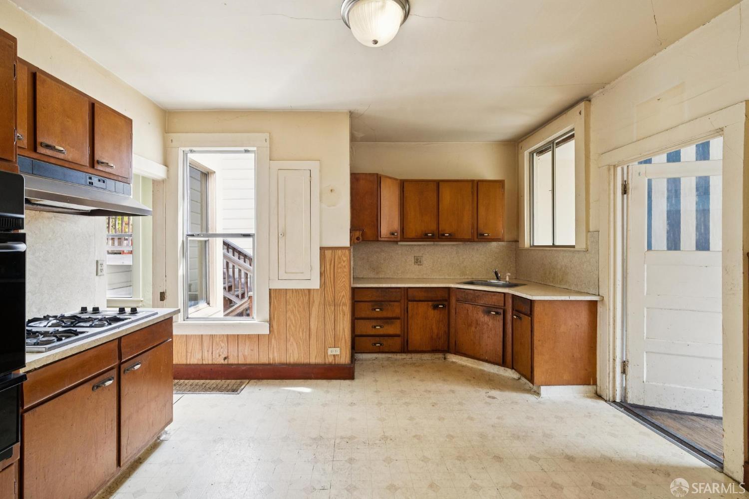 Detail Gallery Image 11 of 36 For 543 Jersey St, San Francisco,  CA 94114 - 3 Beds | 1 Baths