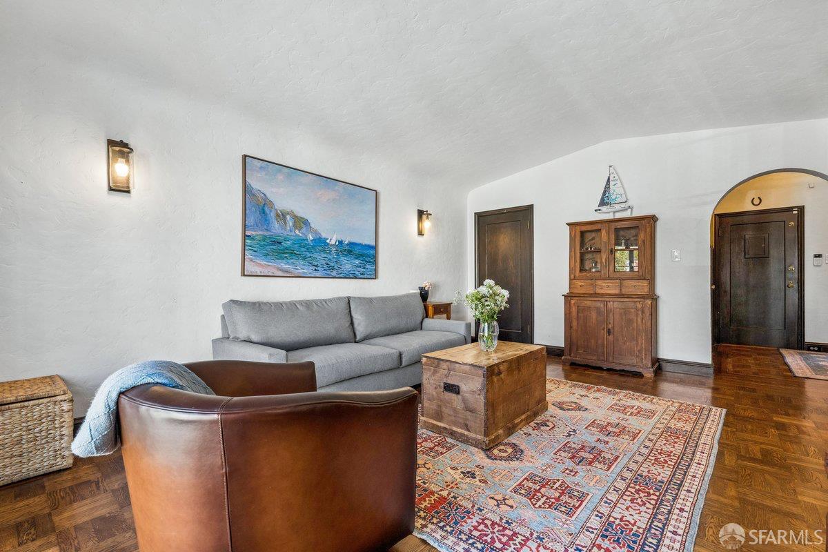 Detail Gallery Image 11 of 39 For 15 Rico Way #1,  San Francisco,  CA 94123 - 2 Beds | 1/1 Baths