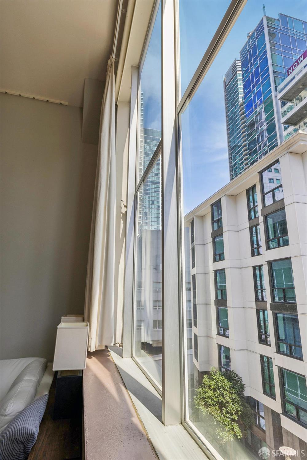 Detail Gallery Image 8 of 37 For 18 Lansing St #302,  San Francisco,  CA 94117 - 1 Beds | 1/1 Baths