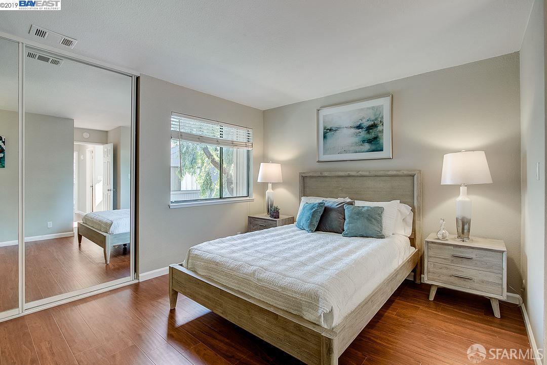 Detail Gallery Image 11 of 59 For 1036 Clubhouse Dr, Hayward,  CA 94541 - 3 Beds | 2/1 Baths