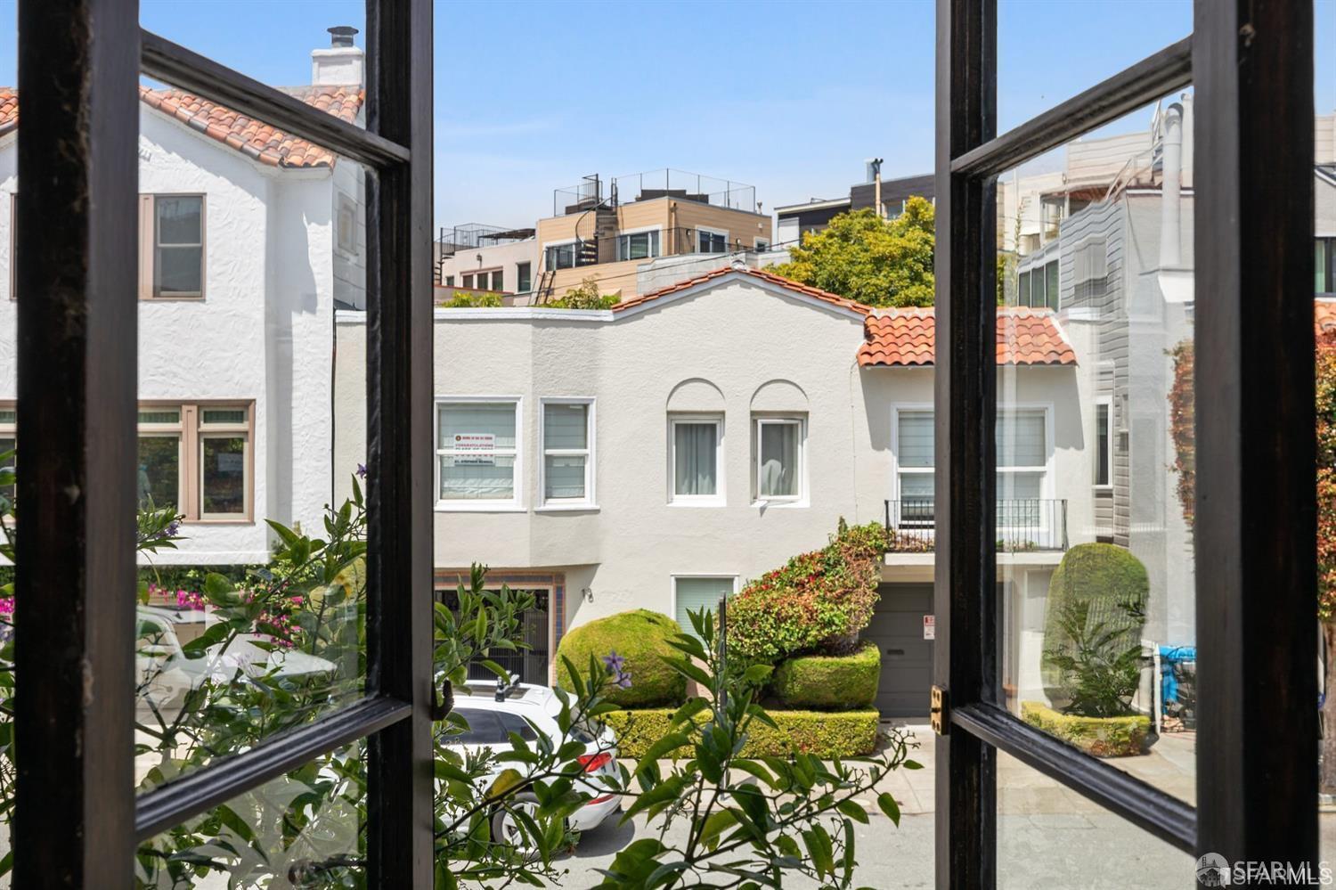 Detail Gallery Image 10 of 39 For 15 Rico Way #1,  San Francisco,  CA 94123 - 2 Beds | 1/1 Baths