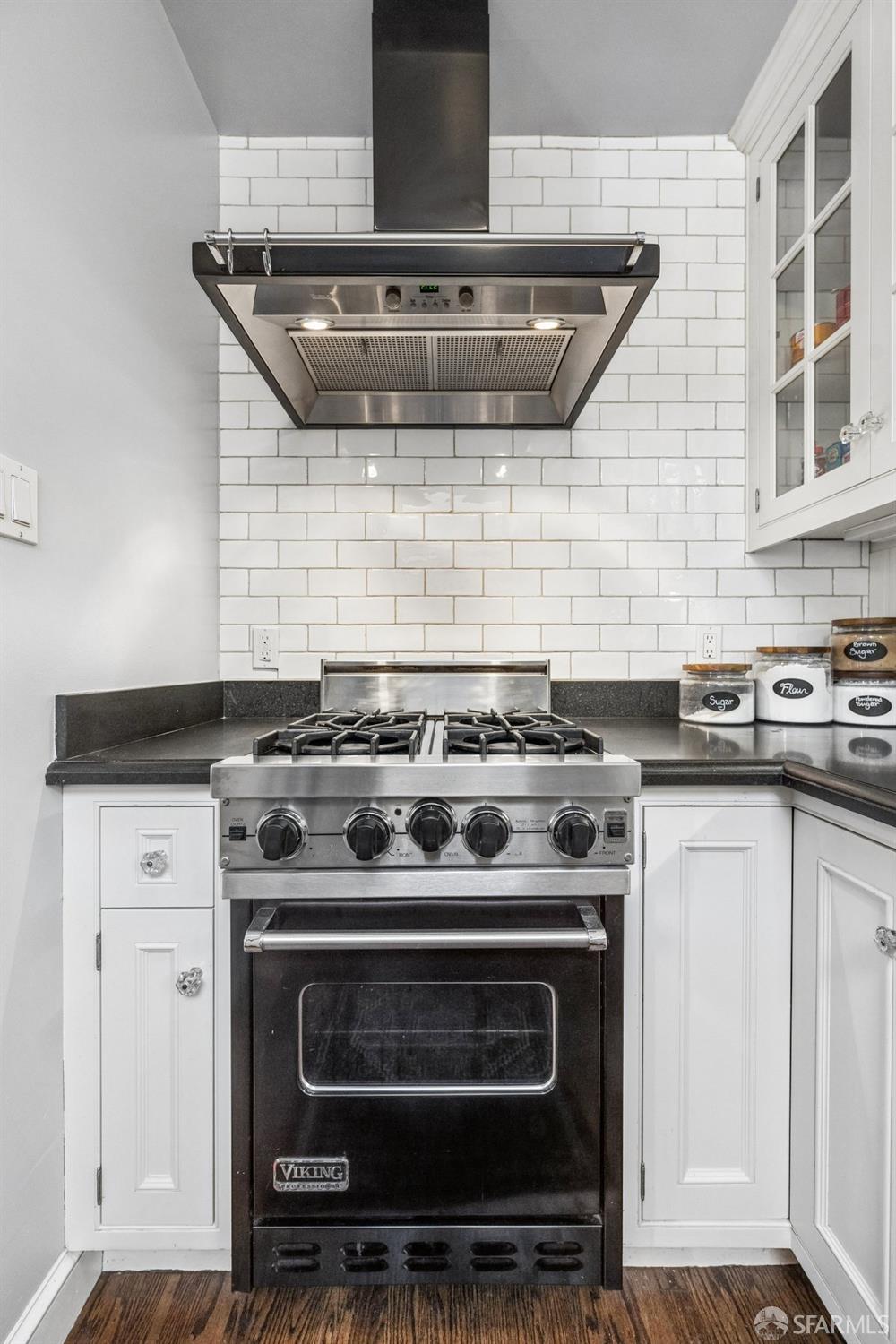 Detail Gallery Image 17 of 39 For 15 Rico Way #1,  San Francisco,  CA 94123 - 2 Beds | 1/1 Baths