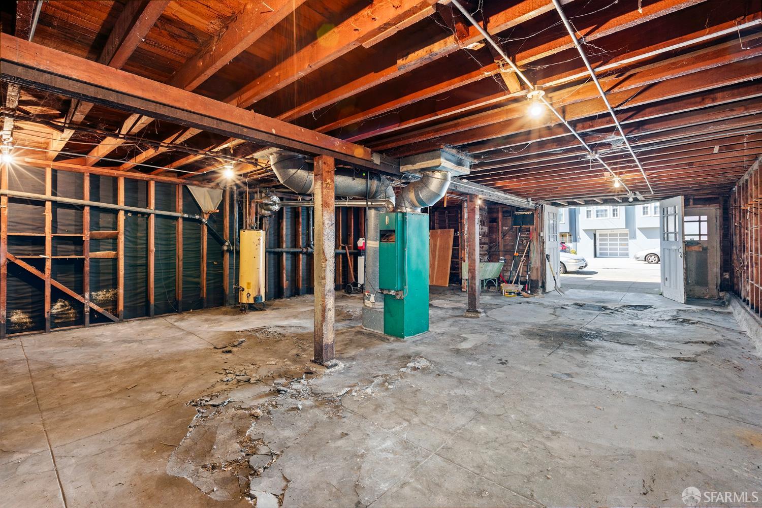 Detail Gallery Image 12 of 26 For 711 Vienna St, San Francisco,  CA 94112 - 2 Beds | 1 Baths