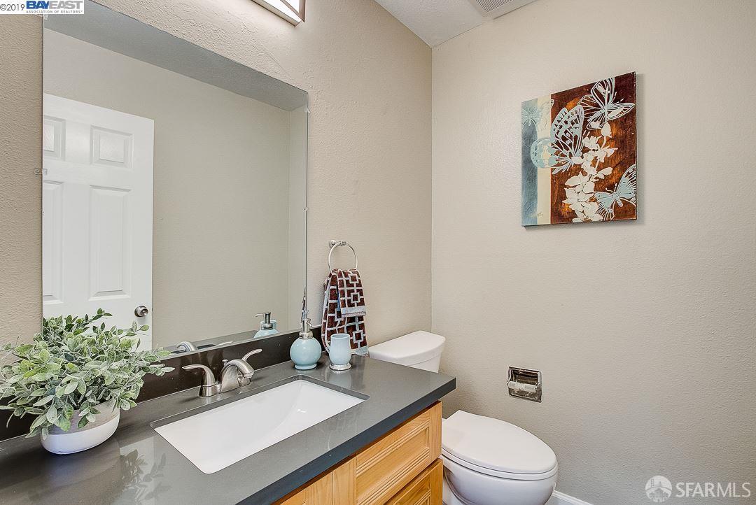 Detail Gallery Image 27 of 59 For 1036 Clubhouse Dr, Hayward,  CA 94541 - 3 Beds | 2/1 Baths