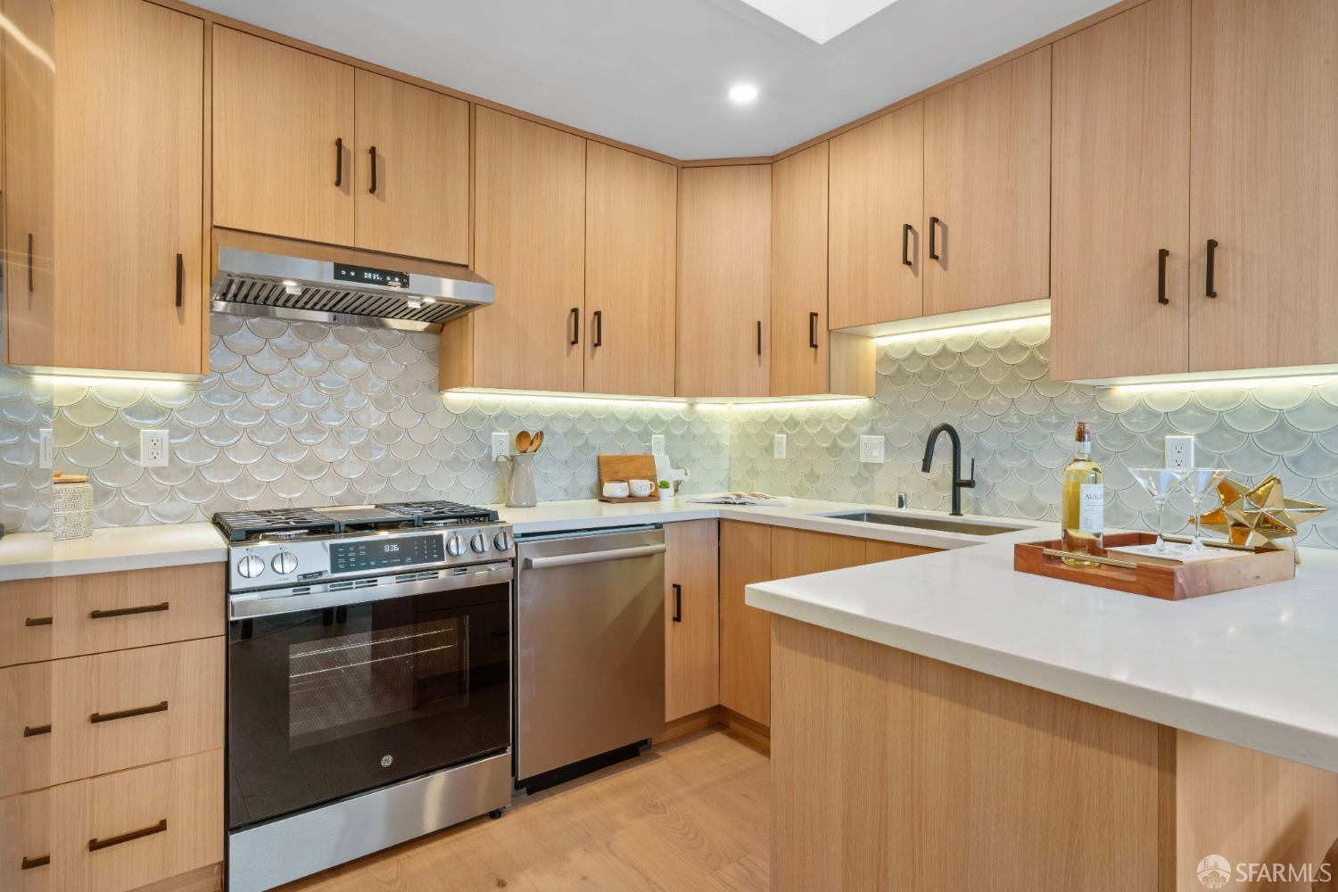 Front Image Thumbnail for SF426116520