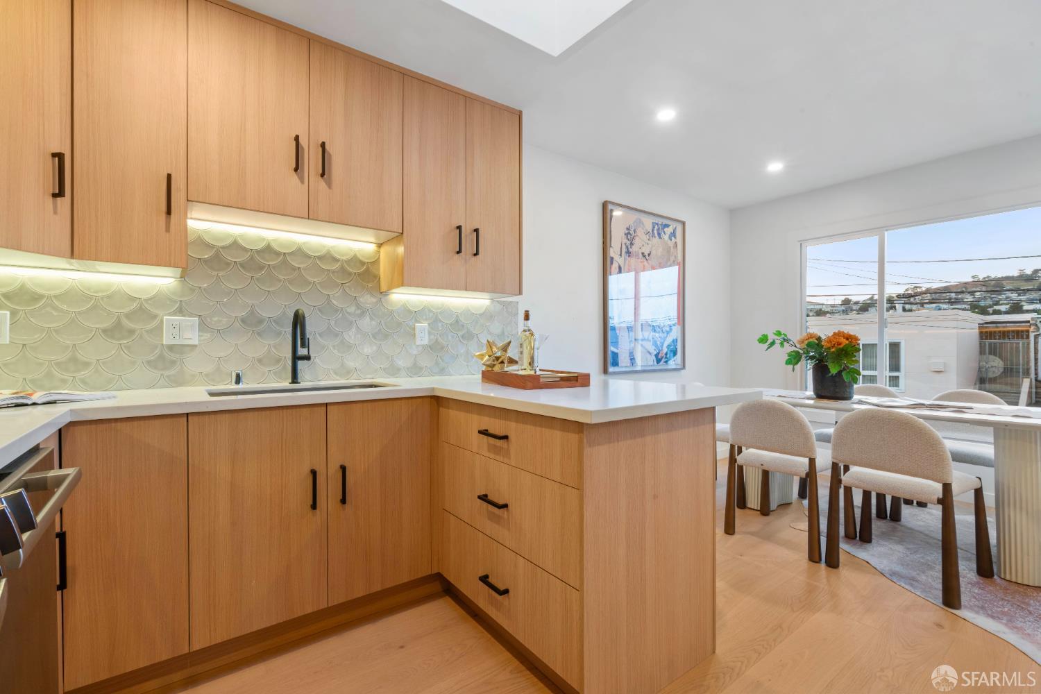 Detail Gallery Image 15 of 86 For 147 Gaven St, San Francisco,  CA 94134 - 3 Beds | 3 Baths