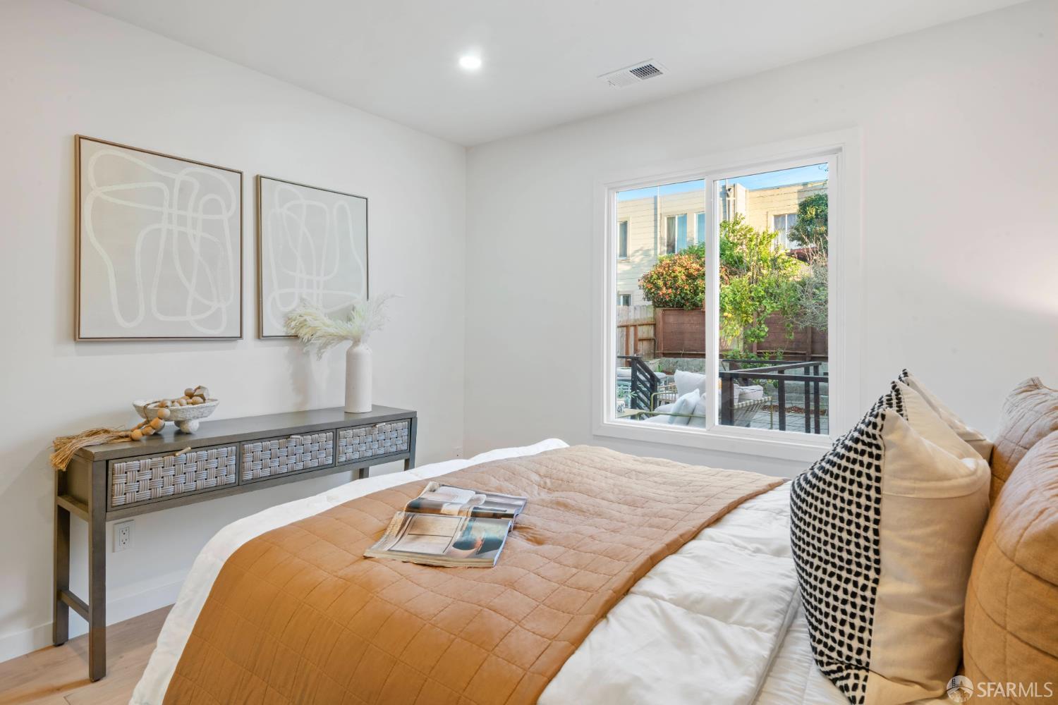 Detail Gallery Image 21 of 86 For 147 Gaven St, San Francisco,  CA 94134 - 3 Beds | 3 Baths