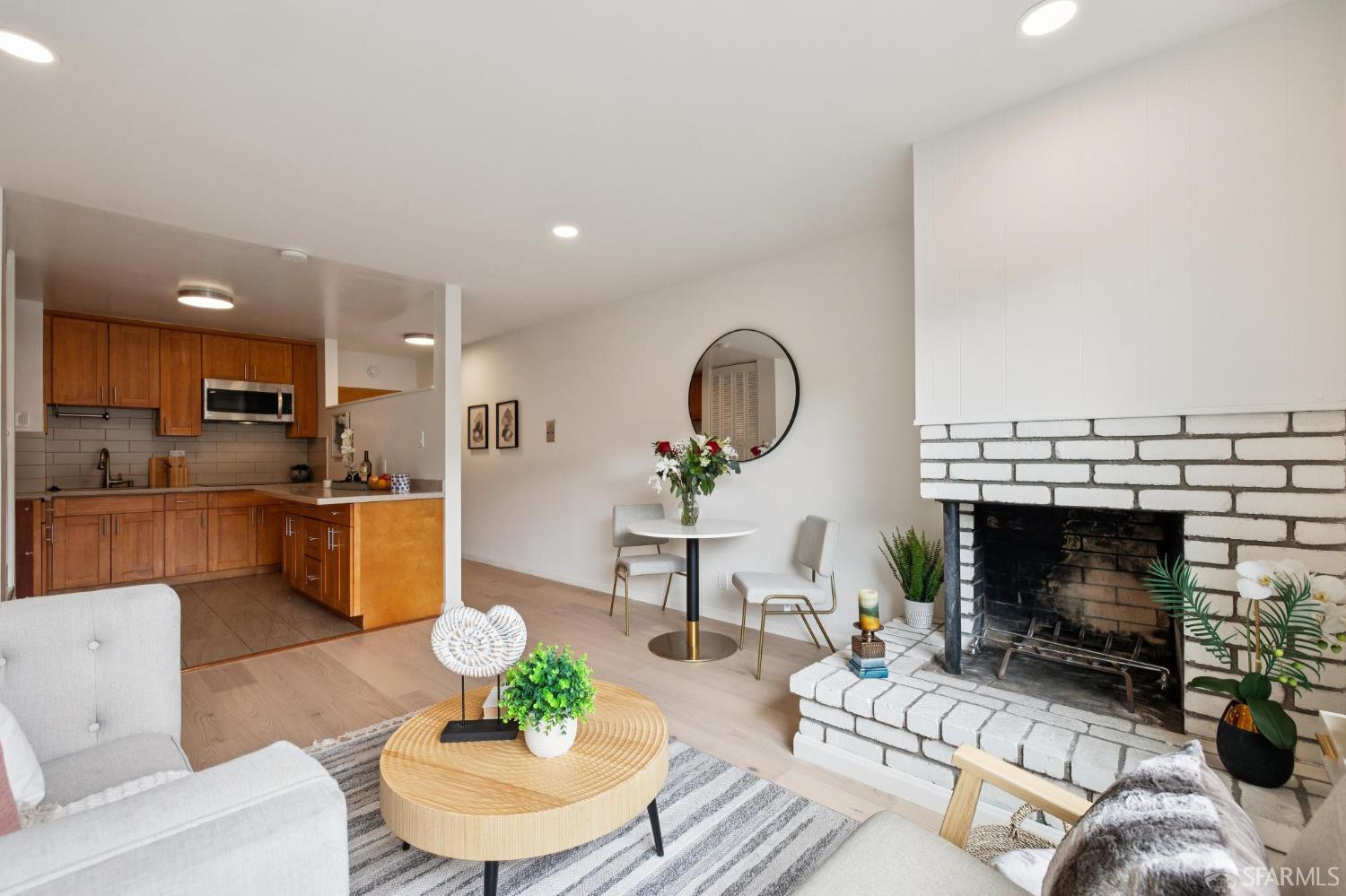 Detail Gallery Image 9 of 15 For 471 23rd Ave #1,  San Francisco,  CA 94121 - 2 Beds | 1 Baths