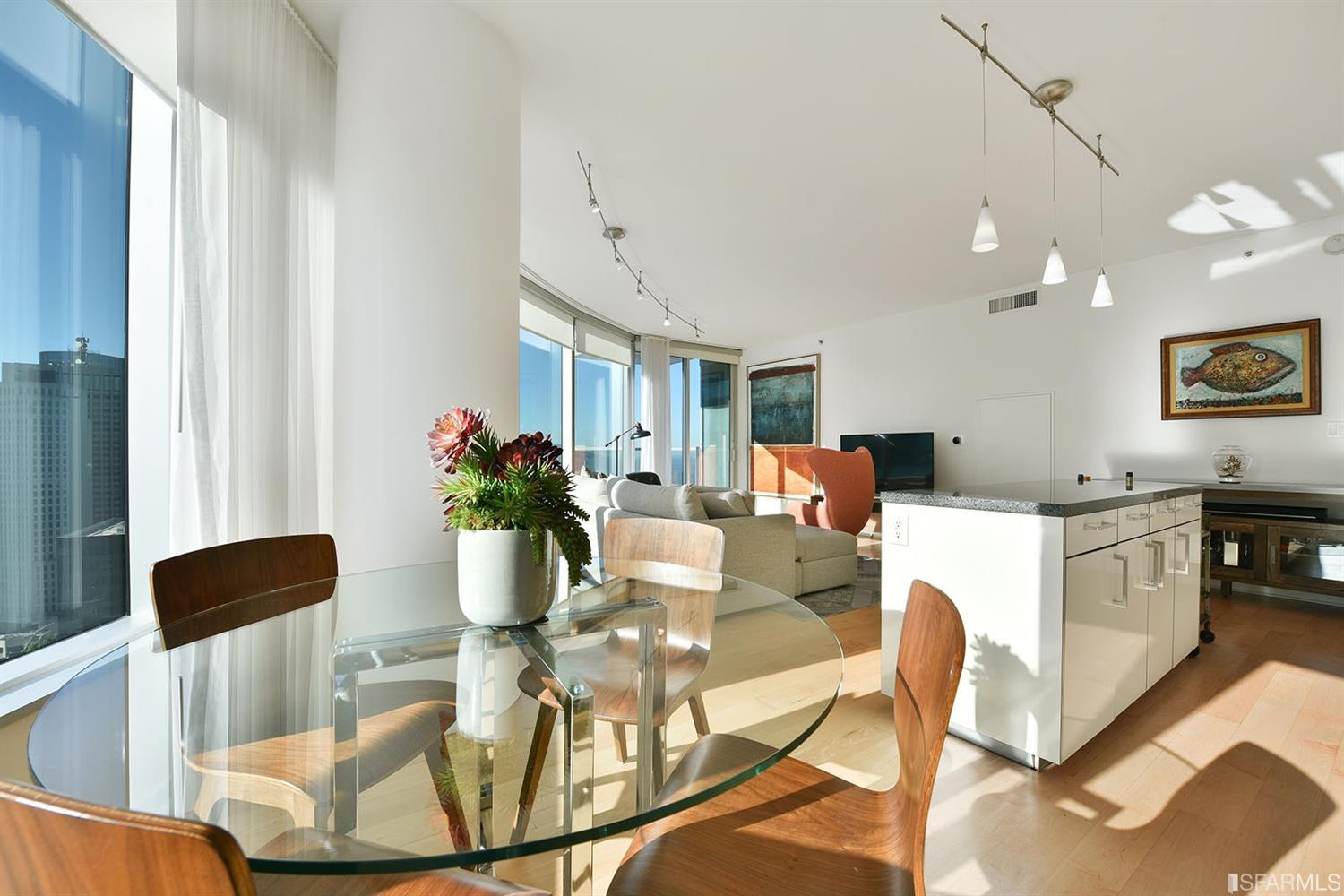 Detail Gallery Image 3 of 26 For 338 Spear St #34F,  San Francisco,  CA 94556 - 3 Beds | 2 Baths