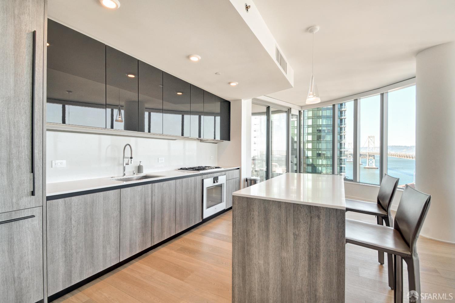 Photo #3: 426116537 Listing: Photo #3