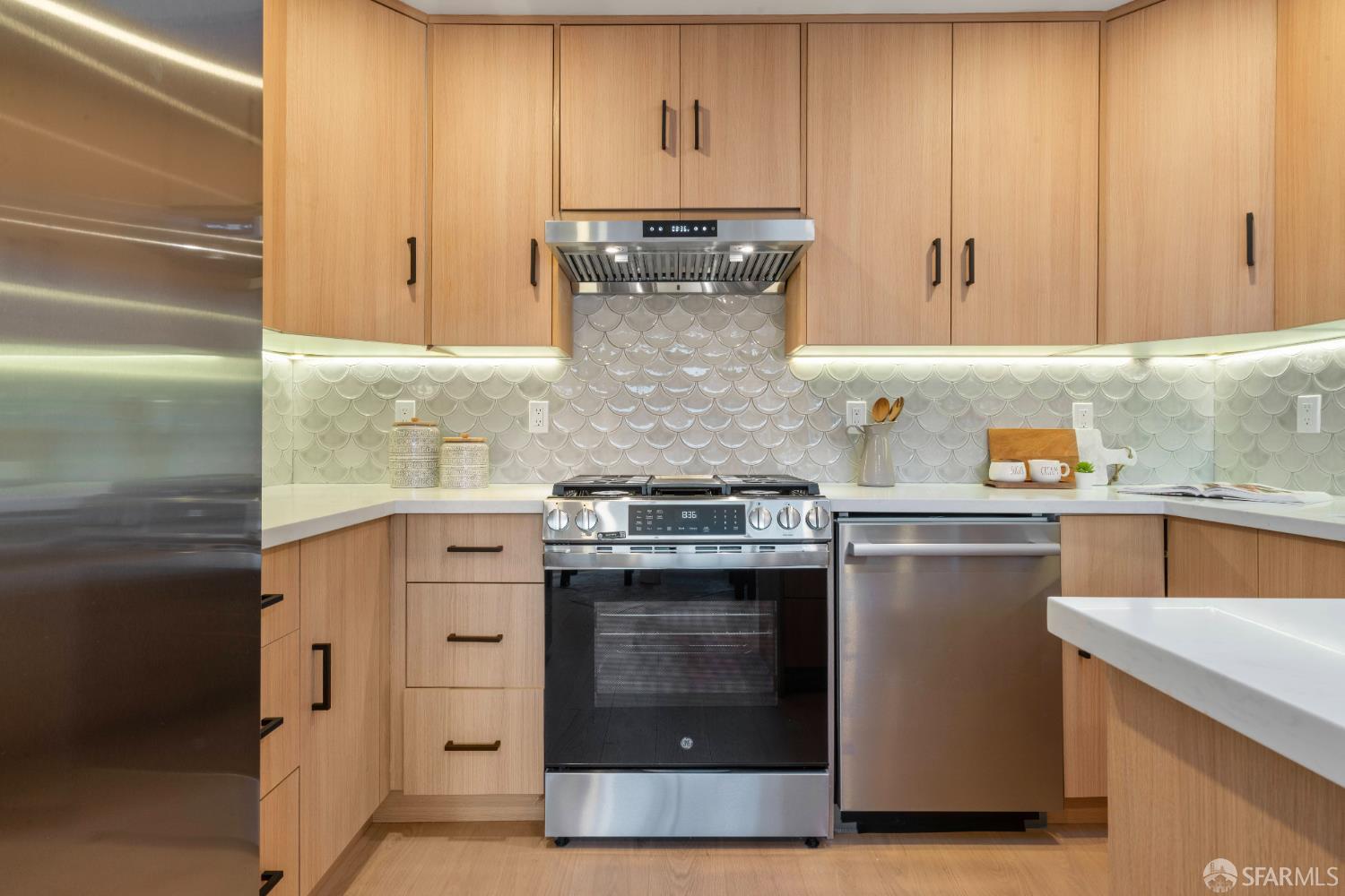 Detail Gallery Image 13 of 86 For 147 Gaven St, San Francisco,  CA 94134 - 3 Beds | 3 Baths