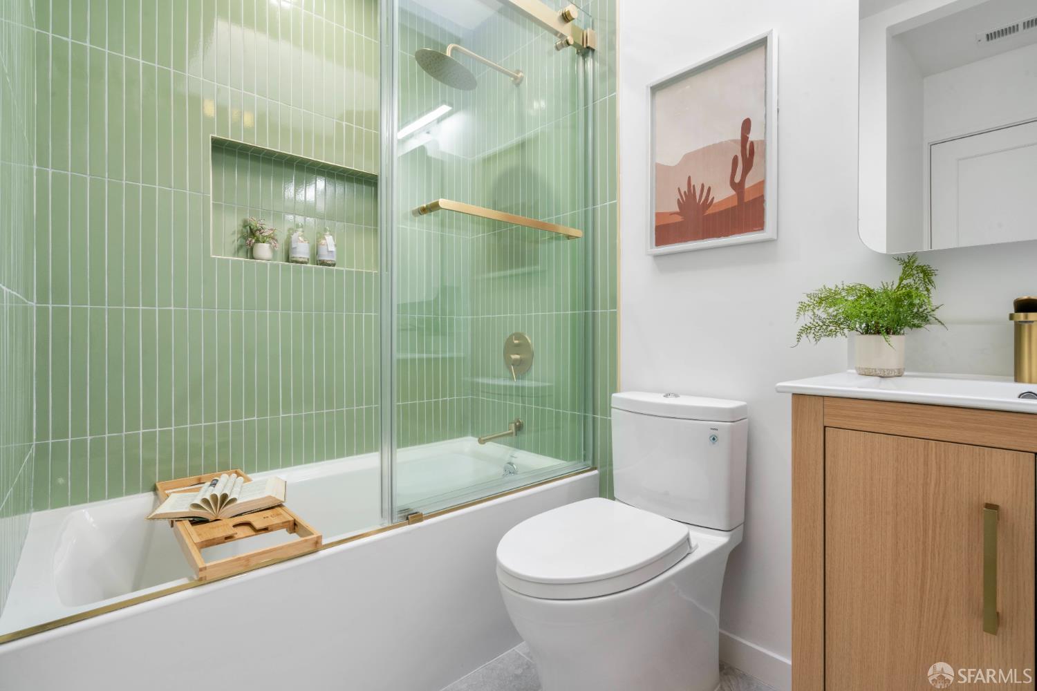 Detail Gallery Image 24 of 86 For 147 Gaven St, San Francisco,  CA 94134 - 3 Beds | 3 Baths