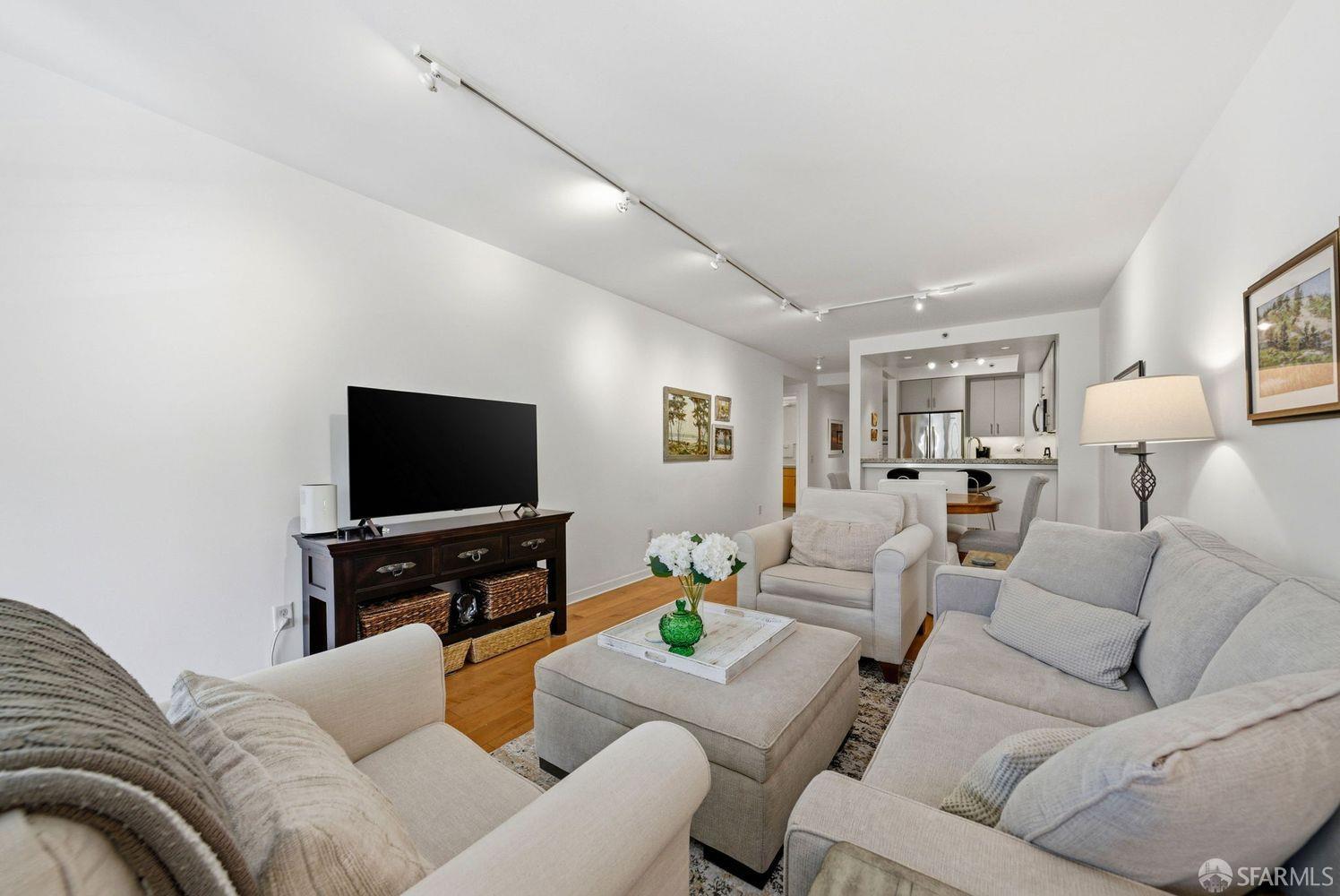 Detail Gallery Image 14 of 68 For 750 Van Ness Ave #205,  San Francisco,  CA 94102 - 1 Beds | 1 Baths