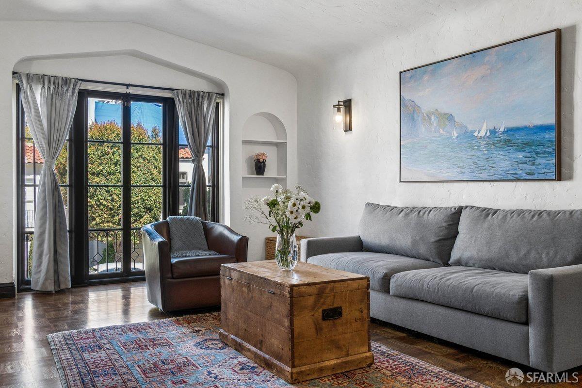 Detail Gallery Image 7 of 39 For 15 Rico Way #1,  San Francisco,  CA 94123 - 2 Beds | 1/1 Baths